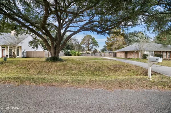 Youngsville, LA 70592,121 Meadow Glen DR