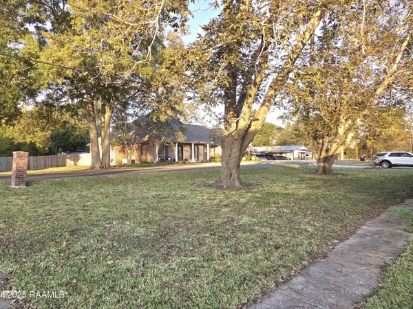 Lafayette, LA 70507,206 Acorn DR