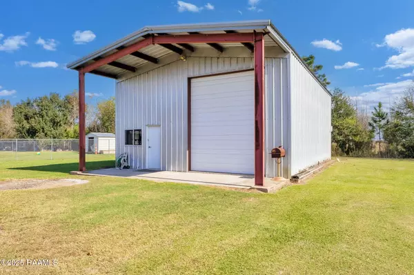 Abbeville, LA 70510,11935 Judge Doucet RD