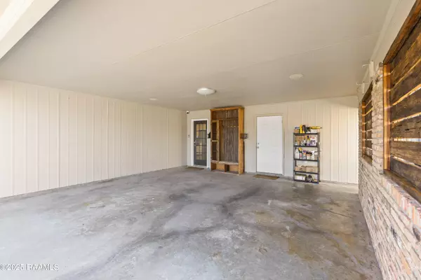 Lafayette, LA 70503,422 Broadmoor BLVD