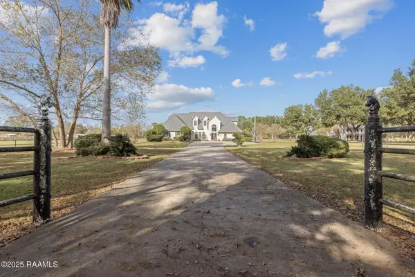 Lafayette, LA 70507,206 Woodrich LN