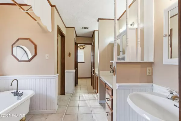 Lafayette, LA 70508,104 Tallowood CIR