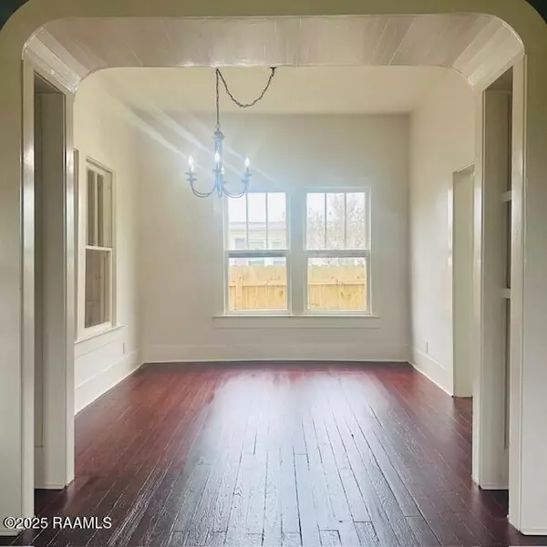 Rayne, LA 70578,102 N Cunningham ST