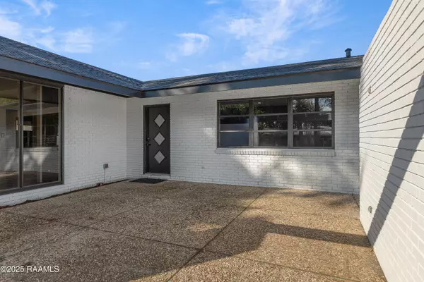 New Iberia, LA 70563,118 Plantation DR