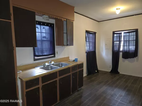 New Iberia, LA 70560,1302 Walton ST