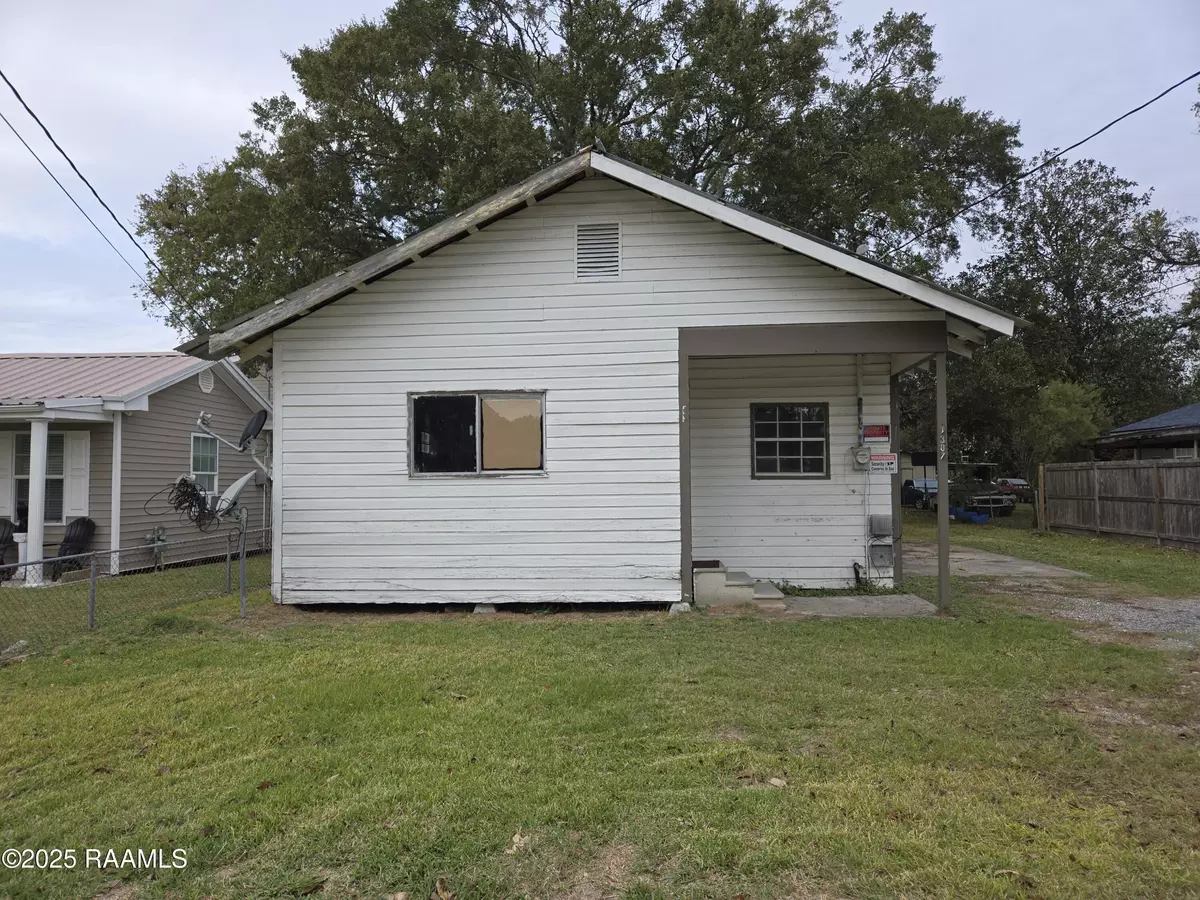 New Iberia, LA 70560,1302 Walton ST
