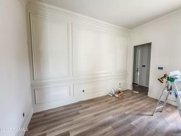 Scott, LA 70583,122 Oak Village DR