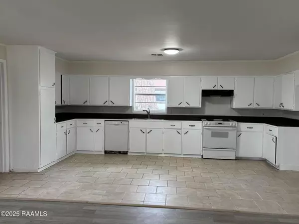 Lafayette, LA 70506,100 Fairway DR