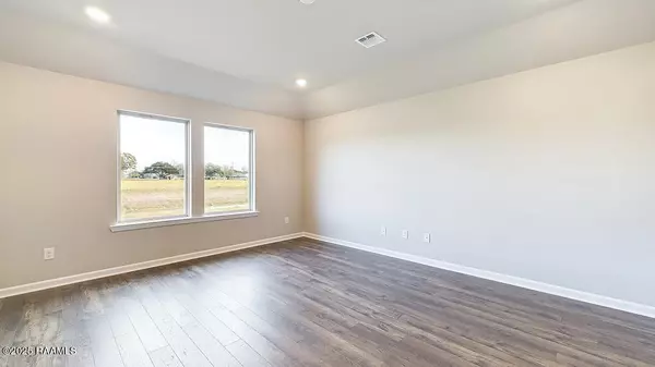 Maurice, LA 70555,153 Cottage Cove DR