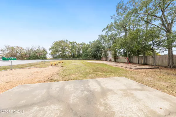 Breaux Bridge, LA 70517,1822 Rees ST