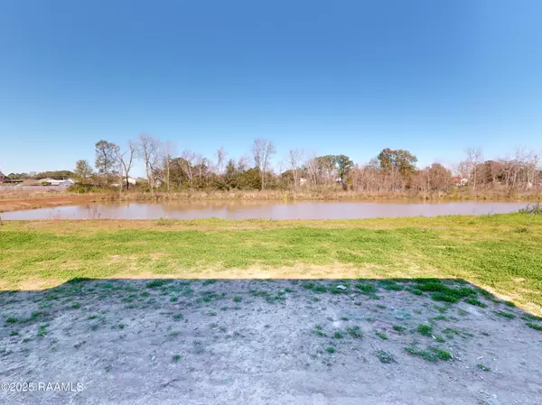 Broussard, LA 70518,407 Whispering Meadows