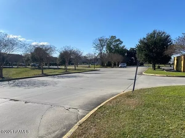 Lafayette, LA 70503,5800 Blk Johnston ST