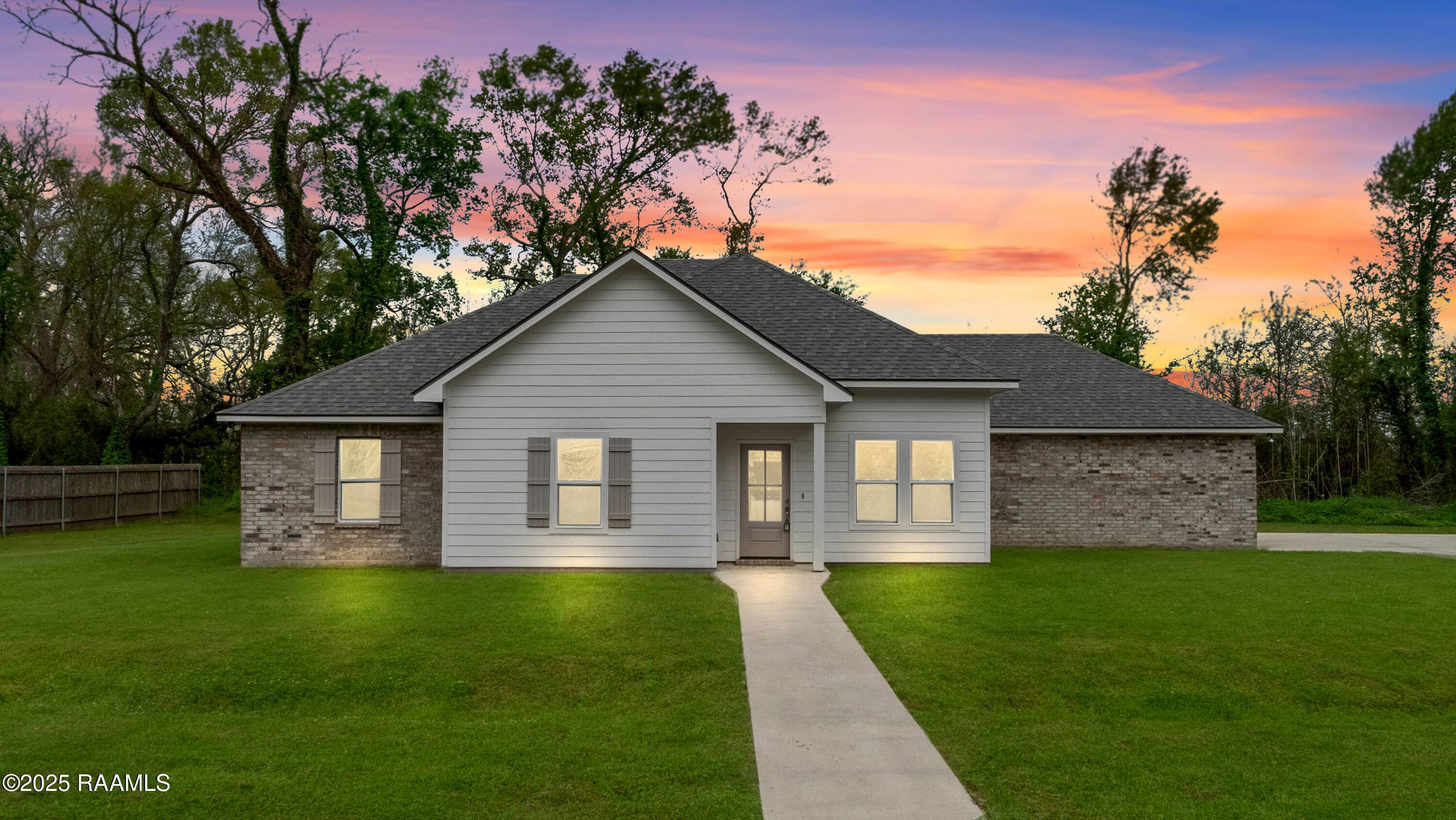 1025 Timber Trails RD, Breaux Bridge, LA 70517