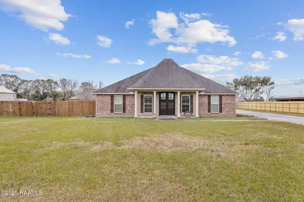 1019 Oleste Tauzin, Breaux Bridge, LA 70517