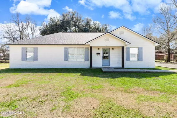 304 E C, Rayne, LA 70578