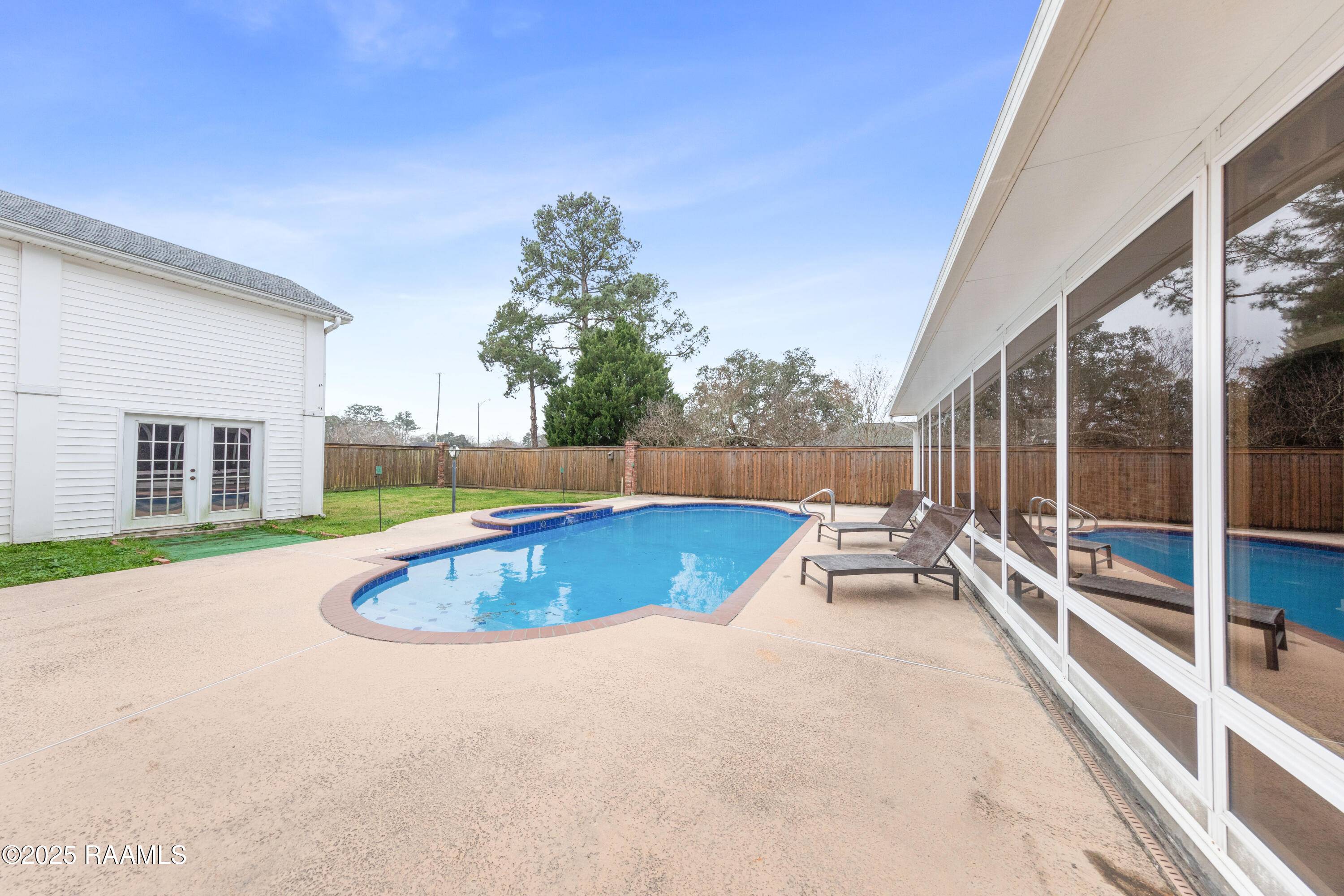 Breaux Bridge, LA 70517,417 Periou ST