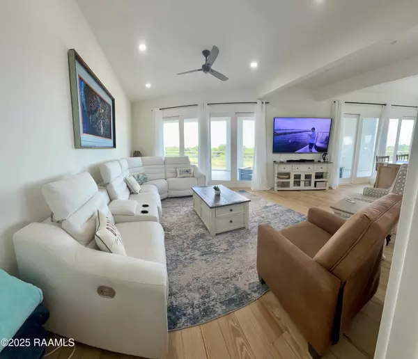 Grand Isle, LA 70358,387 Admiral Craik DR