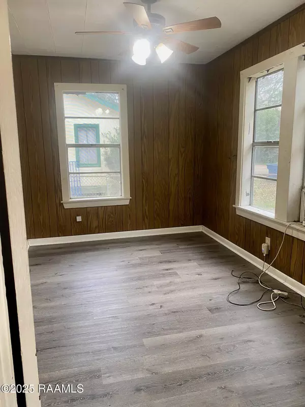 Lafayette, LA 70501,106 Hanes ST