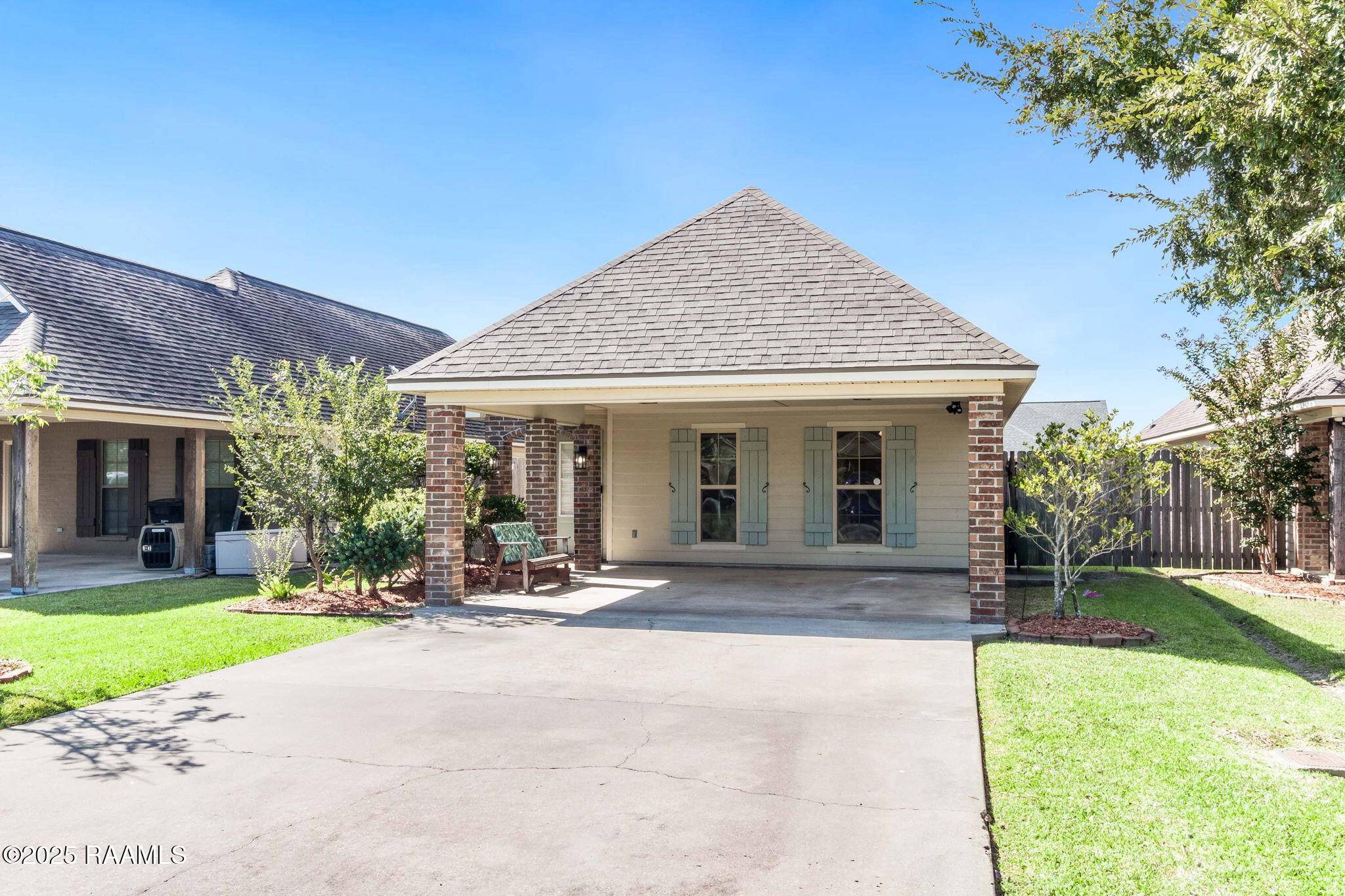 Abbeville, LA 70510,109 Acacia LN