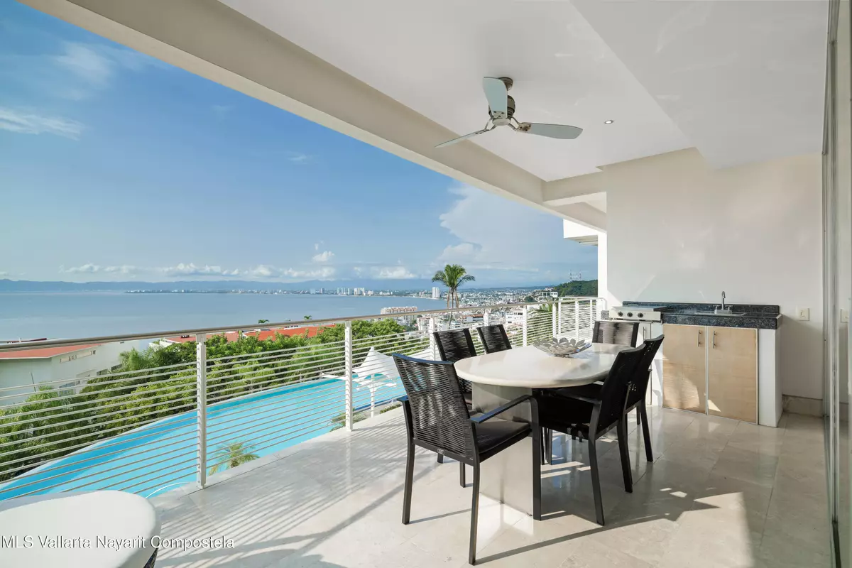 Puerto Vallarta, JALISCO,143 PASEO DE LAS CONCHAS CHINAS #304