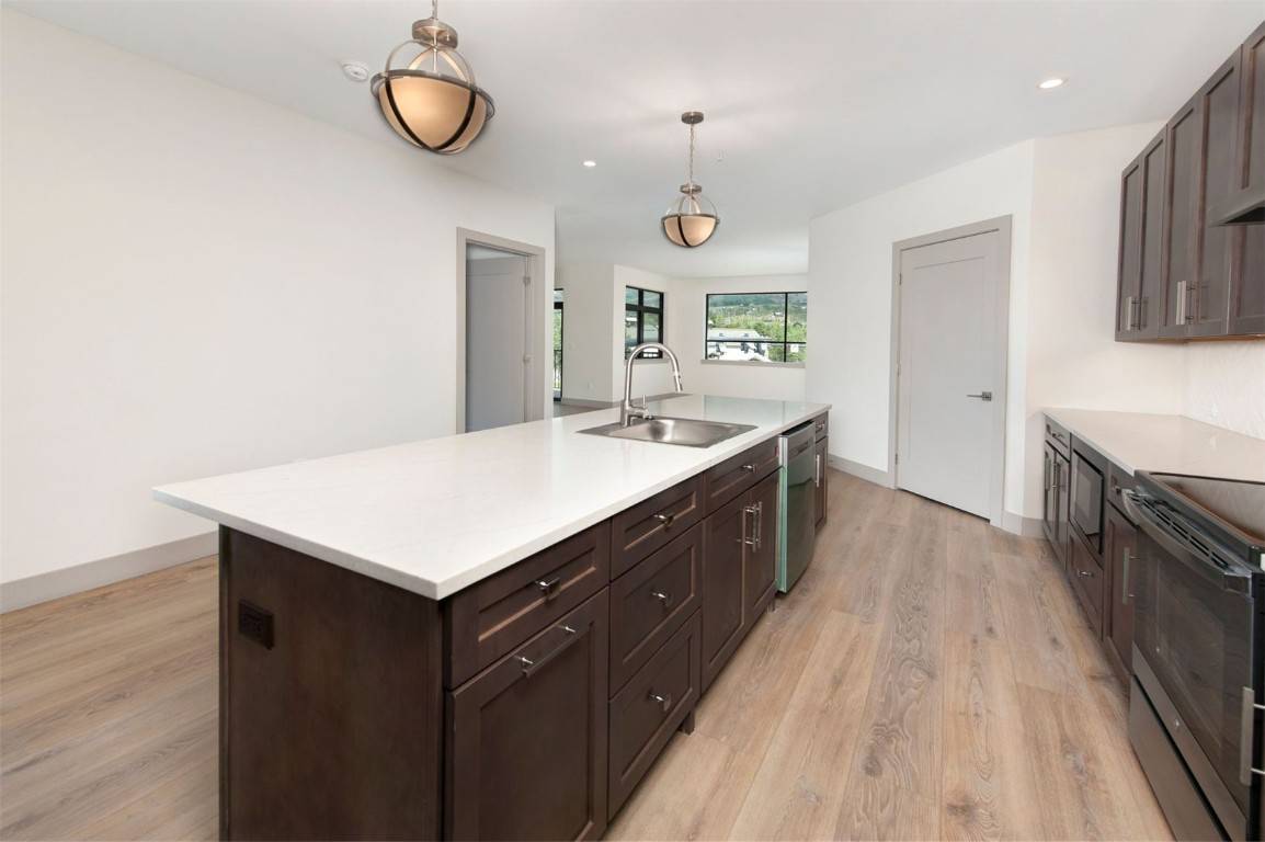 Silverthorne, CO 80498,37 W 4th ST #201E