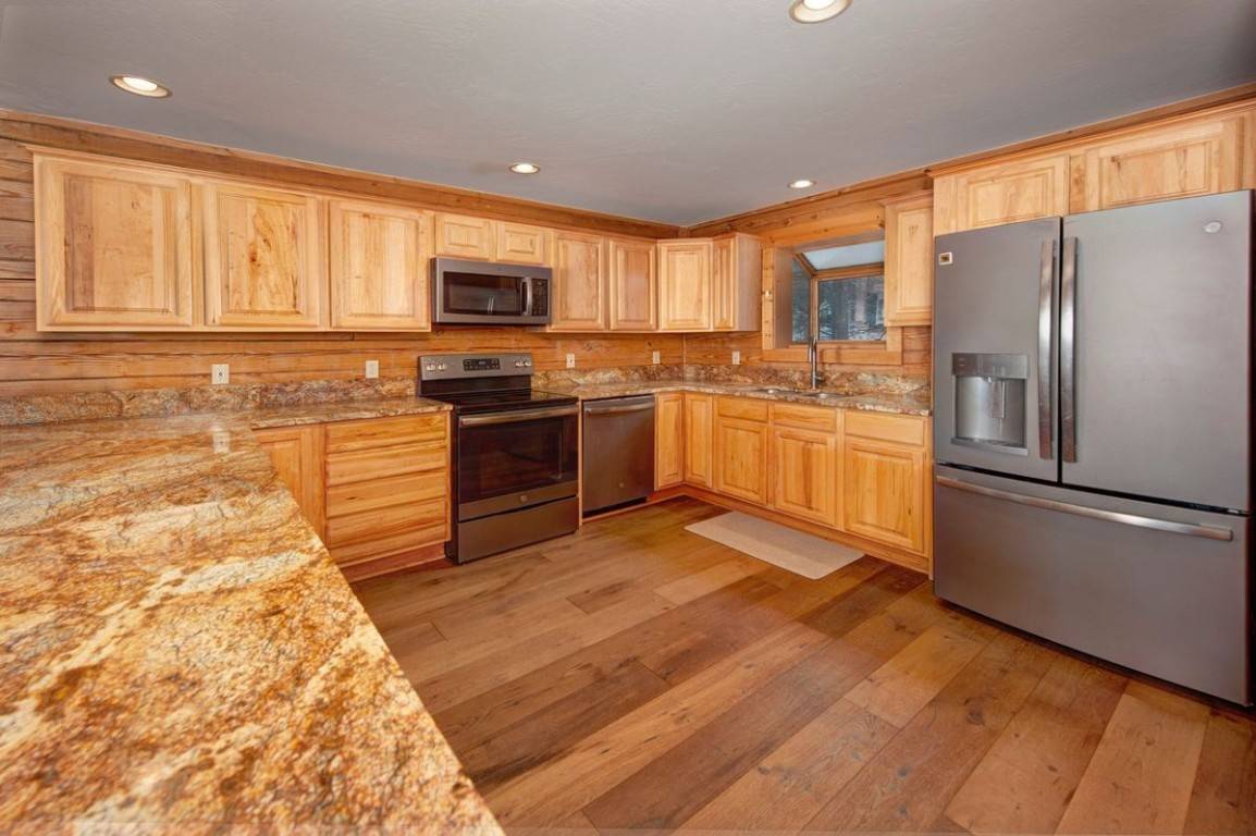 Silverthorne, CO 80498,324 Black Hawk CIR
