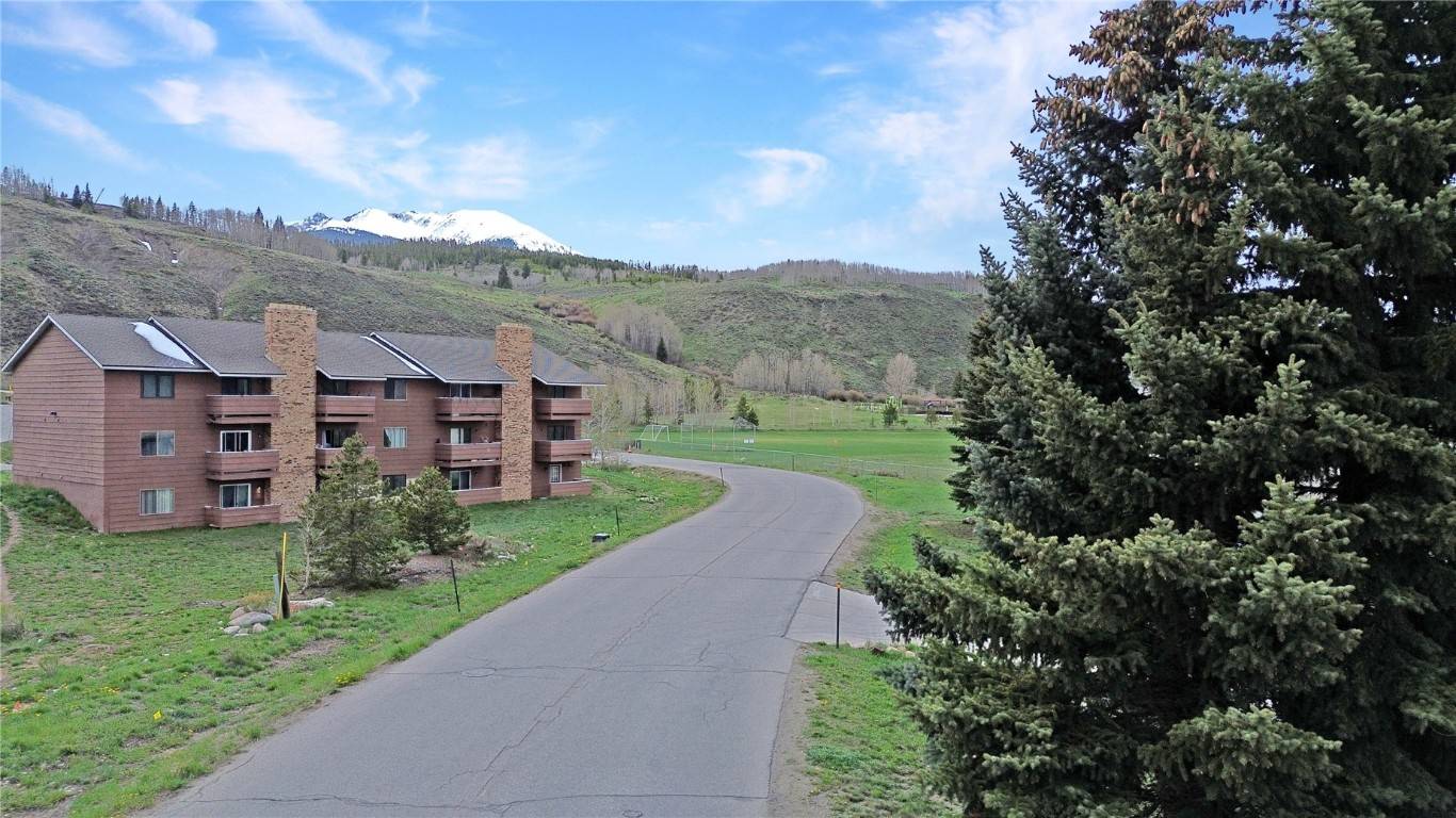 371 W 4th ST #204, Silverthorne, CO 80498
