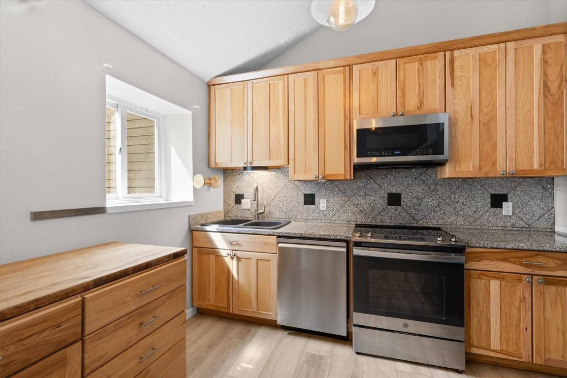 Oak  Creek, CO 80467,30311 County Road 16 #105