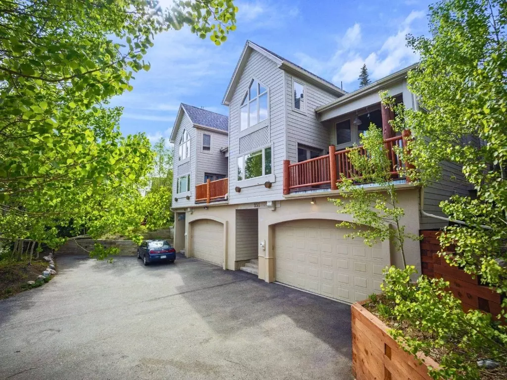 Silverthorne, CO 80498,251 Fawn CT