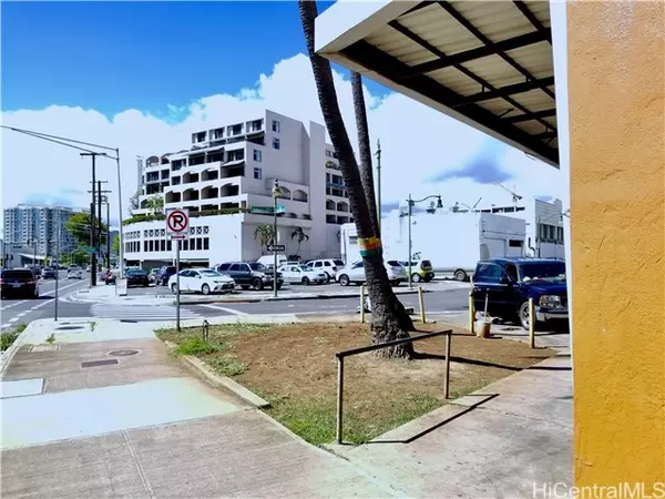 Honolulu, HI 96817,905 Kekaulike ST