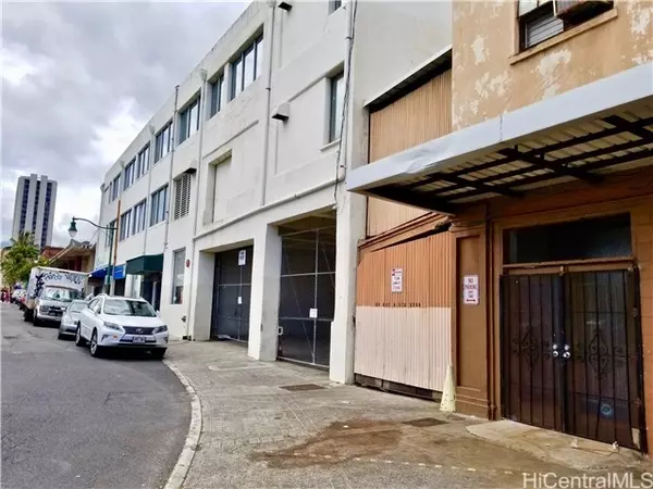 Honolulu, HI 96817,905 Kekaulike ST