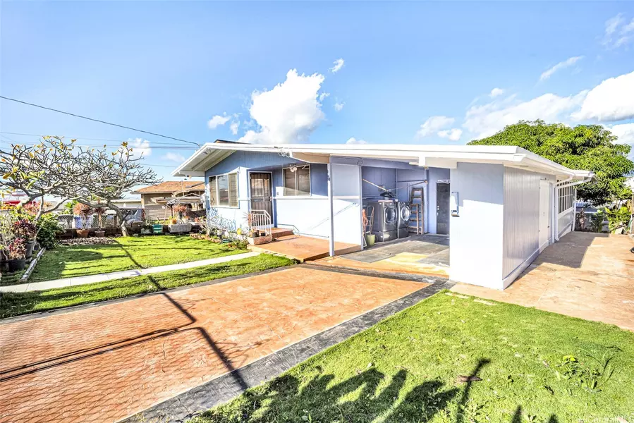 1368 Hoohui ST, Pearl City, HI 96782