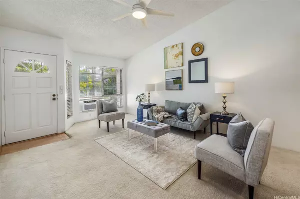 500 Mananai PL #17R, Honolulu, HI 96818