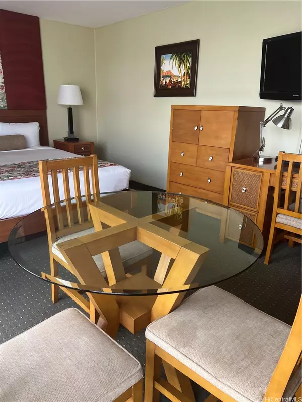 Honolulu, HI 96815,2427 kuhio AVE #1504