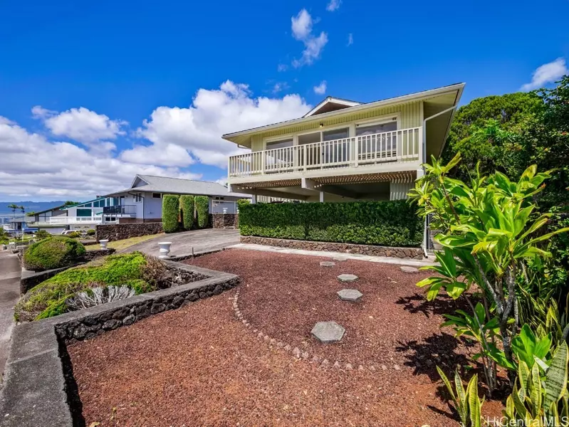 98-1363 Kaonohi ST, Aiea, HI 96701