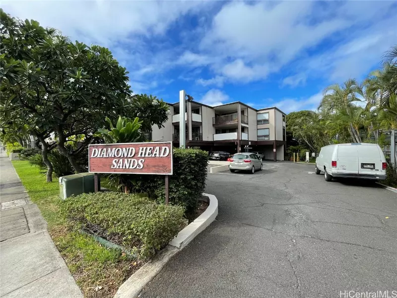 3721 Kanaina AVE #310, Honolulu, HI 96815