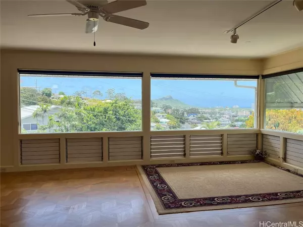 2934 Eugene PL, Honolulu, HI 96816