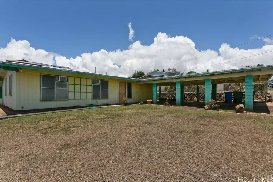 99-504 Halawa Hts RD, Aiea, HI 96701