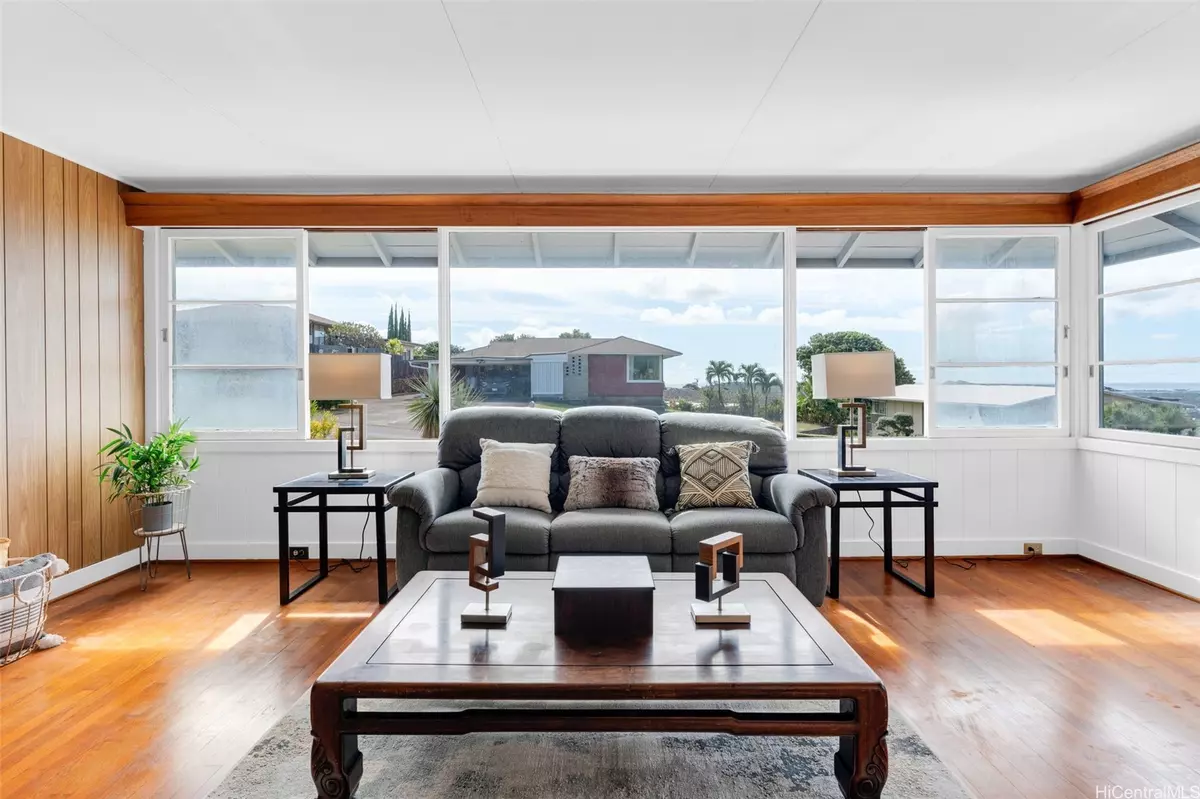 Aiea, HI 96701,99-928 Kealaluina DR