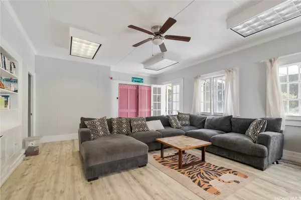 Honolulu, HI 96816,3110 Waialae AVE