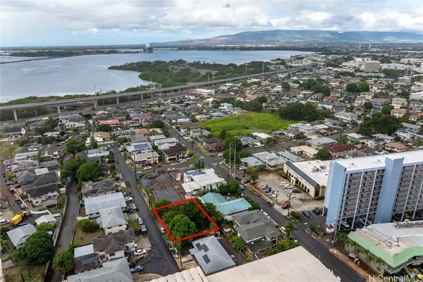 Aiea, HI 96701,99-82 Ieie PL