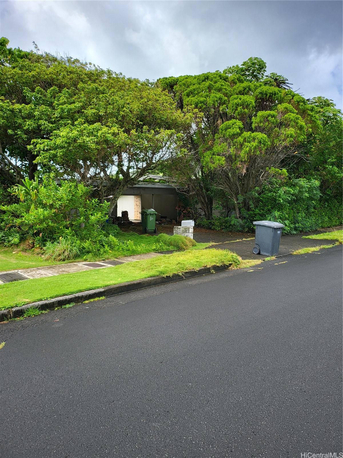 2953 Loi ST, Honolulu, HI 96822