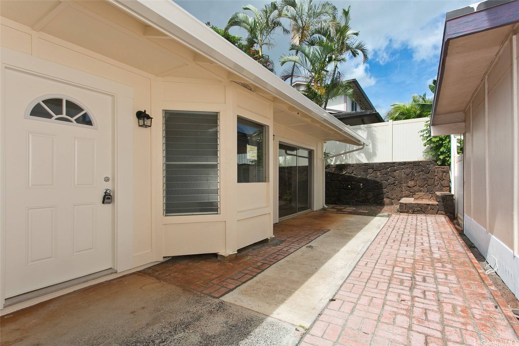 94-631 Himeni PL, Waipahu, HI 96797