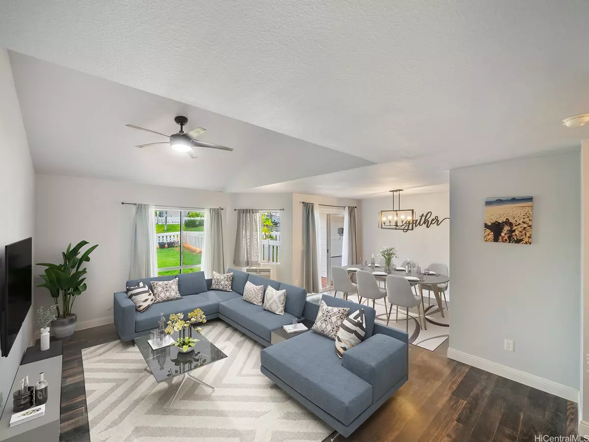 Waipahu, HI 96797,94-780 Lumiauau ST #M5