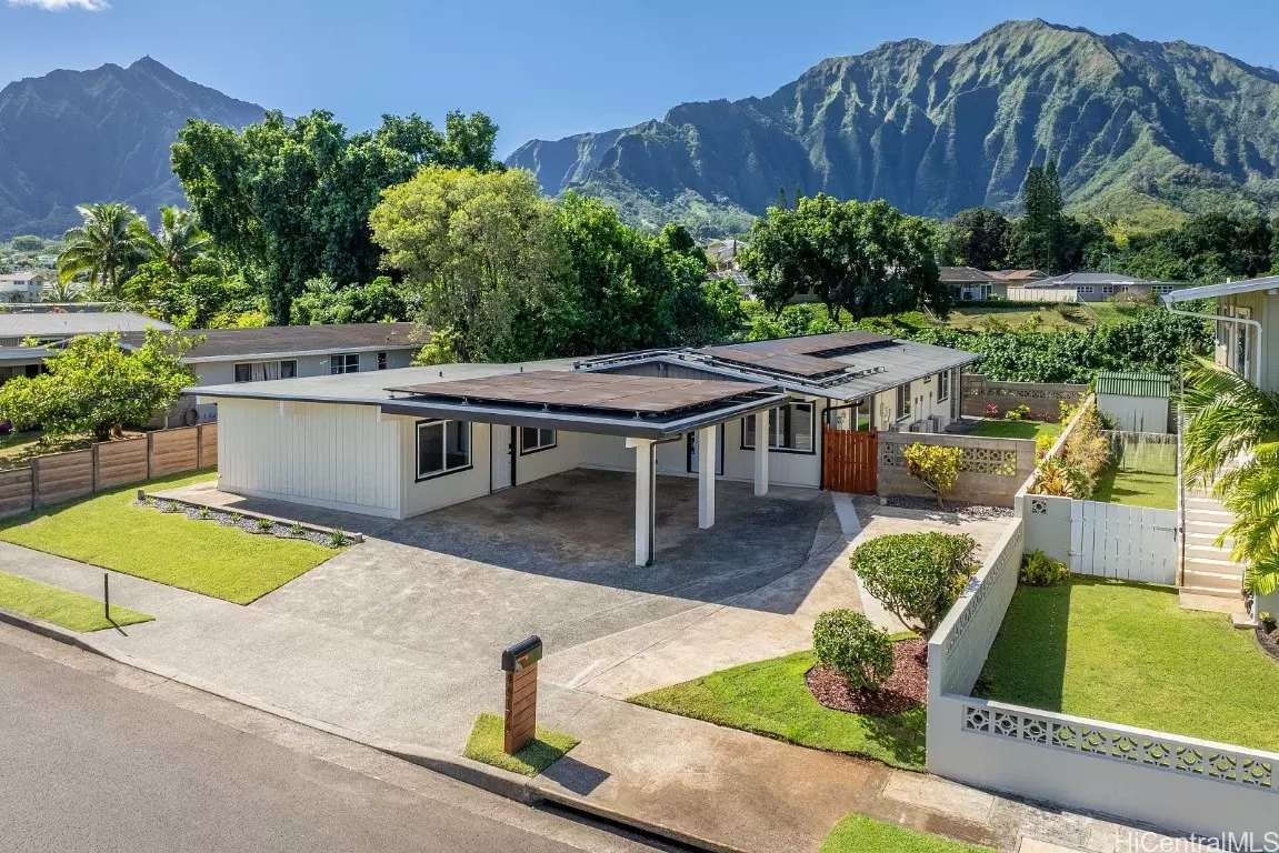 Kaneohe, HI 96744,46-176 Hinalani ST