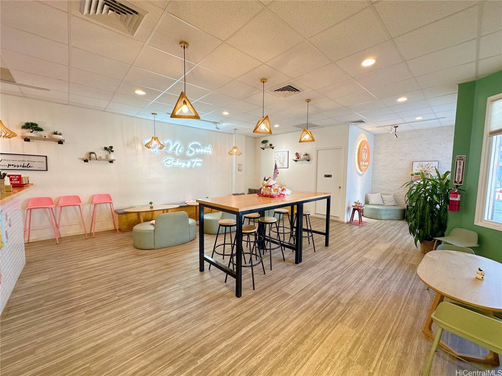 Honolulu, HI 96819,1810 N King ST #E4