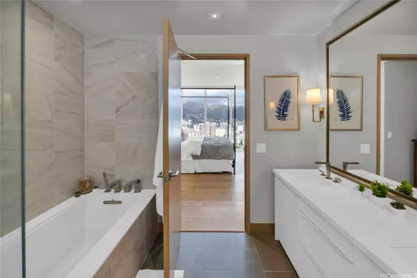 Honolulu, HI 96813,888 Kapiolani BLVD #PH4501