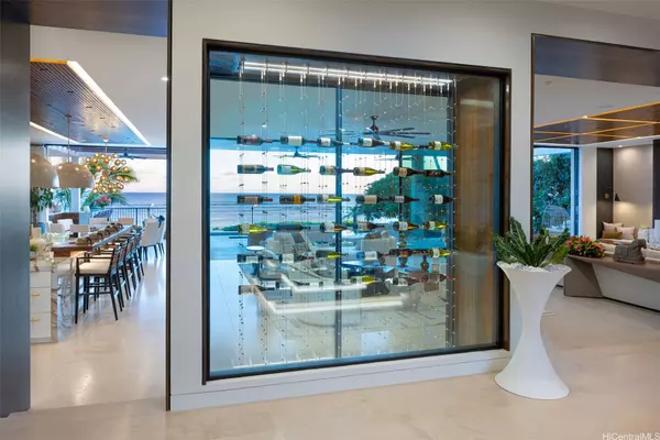 Honolulu, HI 96816,213 Kaalawai PL