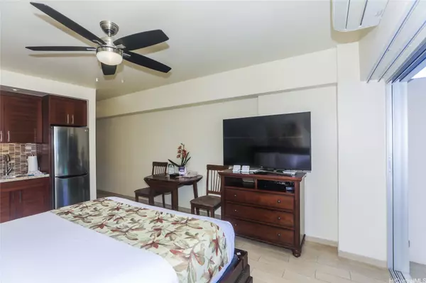 Honolulu, HI 96815,2161 Kalia RD #304