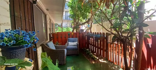 Honolulu, HI 96815,423 Kaiolu ST #106
